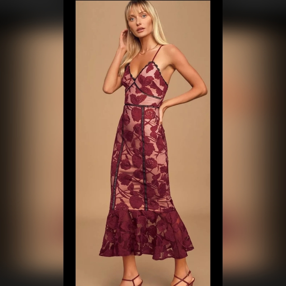 Lulus SEALED! NWT! Alluring Dream Burgundy Floral Mesh Lace Trumpet Midi. Sz Sm. - Picture 3 of 10